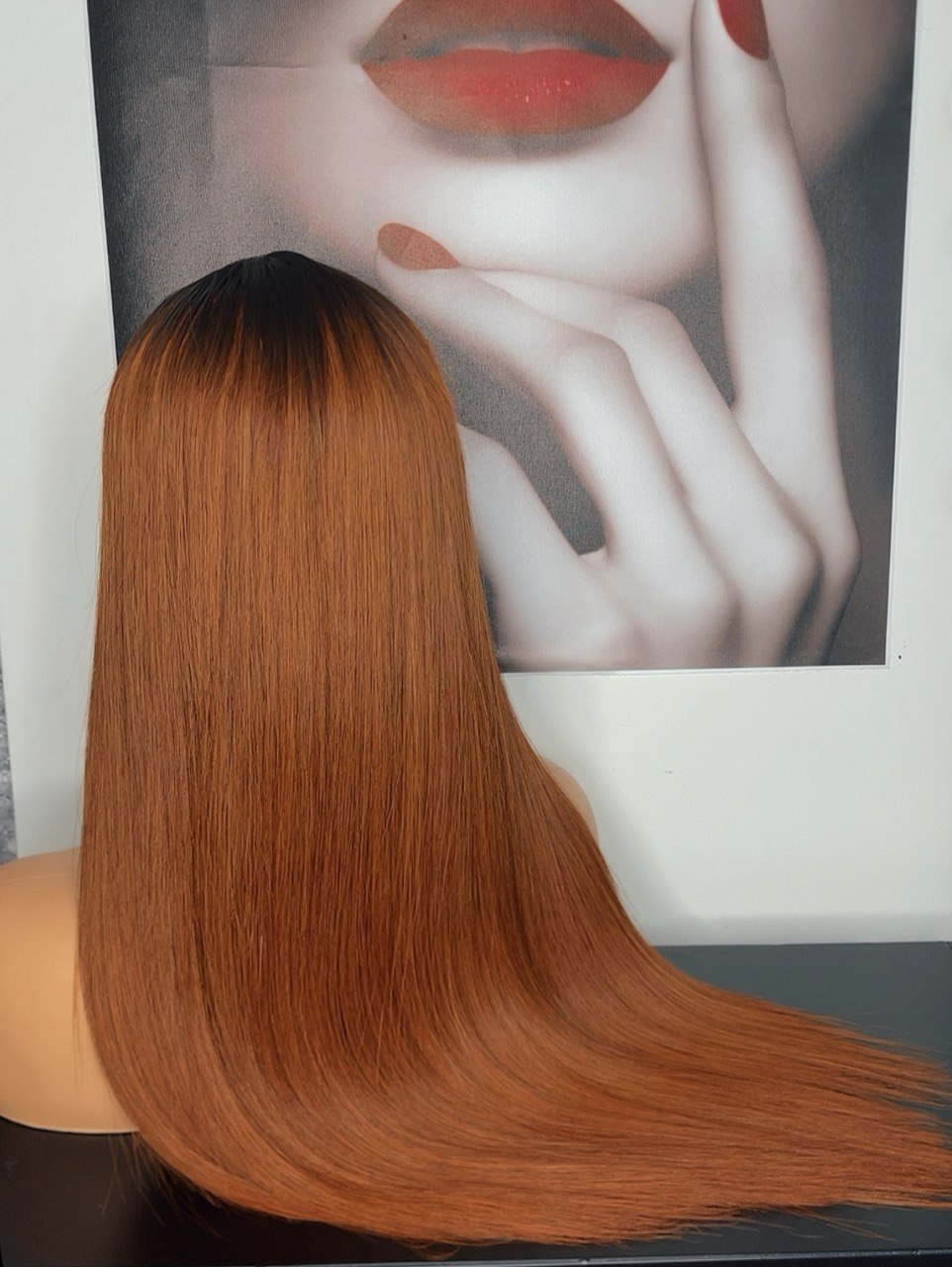 Cheveux lisses longs marron clair