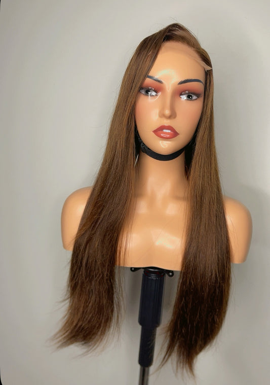 Cheveux lisses longs marron clair