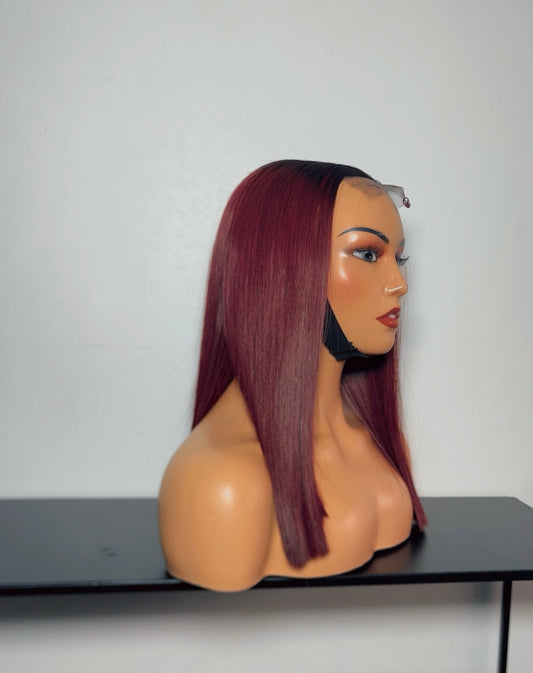 Cheveux lisses court bordeaux